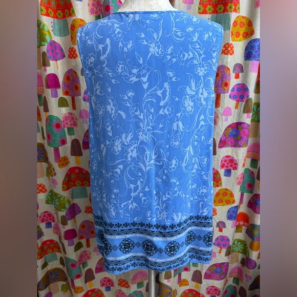 J Jill Sleeveless Button Down Top. Large - Picture 10 of 11